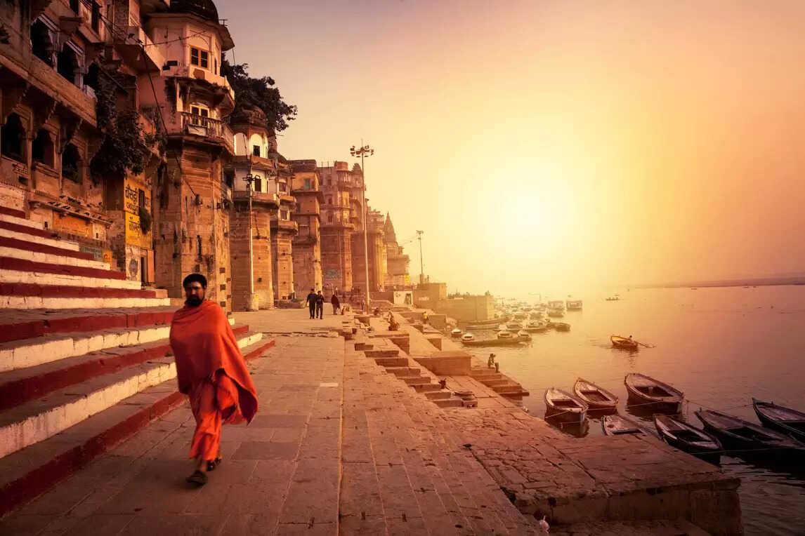 Varanasi to Lucknow Explorer